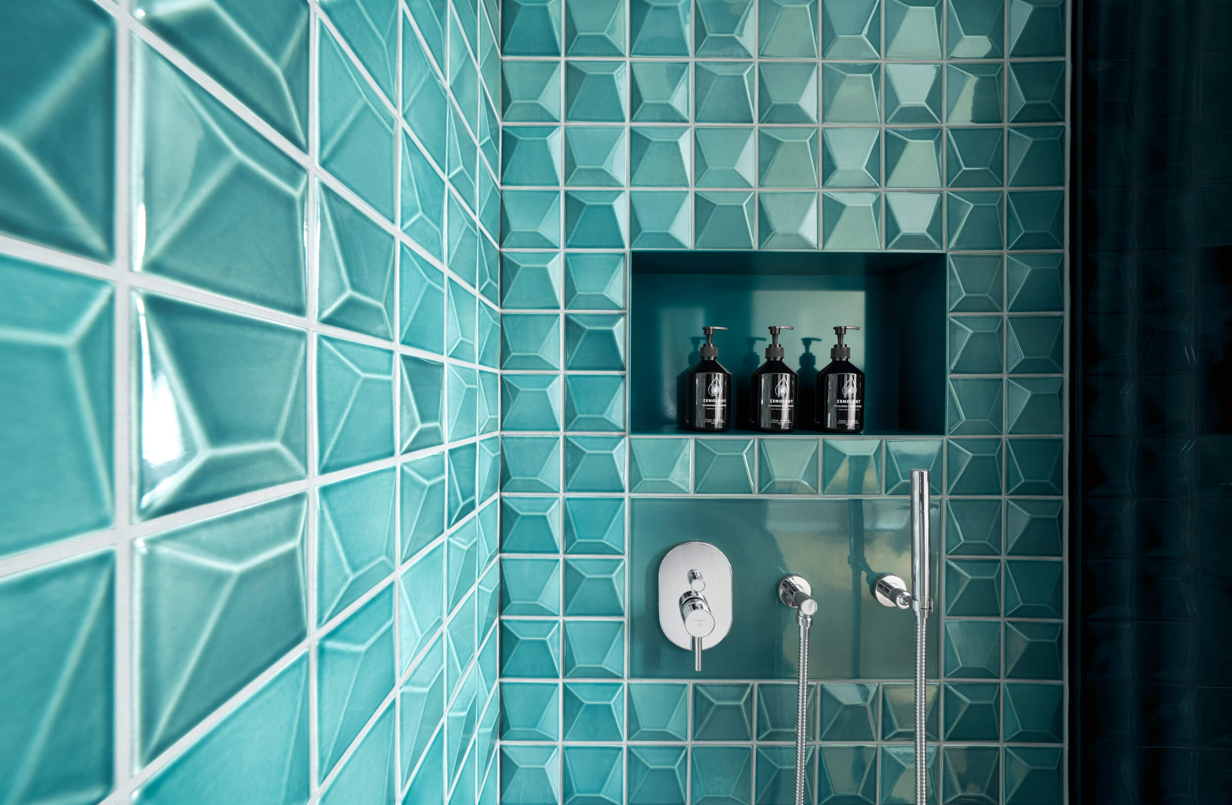 orobiancotiles-tiles-wall-esplanade-turquoise-hotel-shower-angle