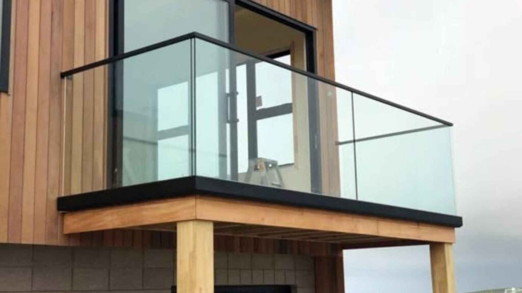 Modern Style Glass Railing Design for Balcony