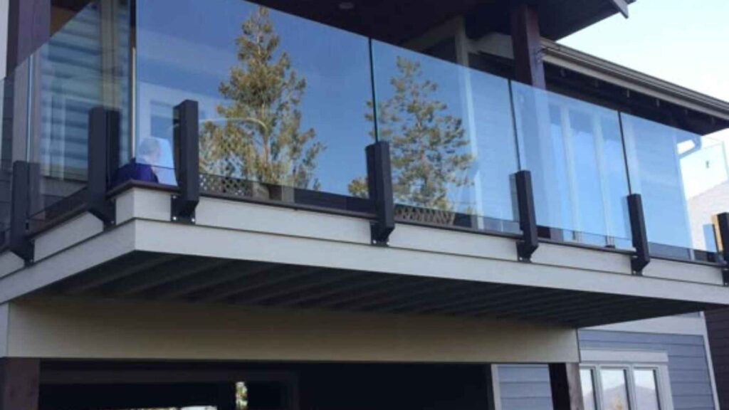 Modern Style Glass Railing Design for Balcony