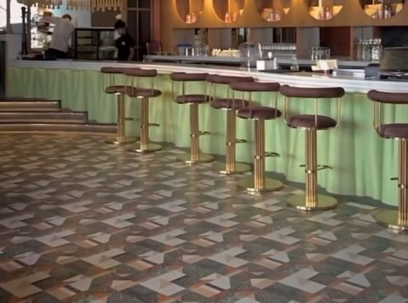Cafe Delhi Hieght